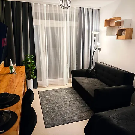 Axiom - Zenith Iii - Netflix, Hbo, Champagne Apartament *