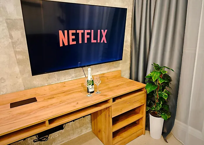 Axiom - Zenith Iii - Netflix, Hbo, Champagne * Košice